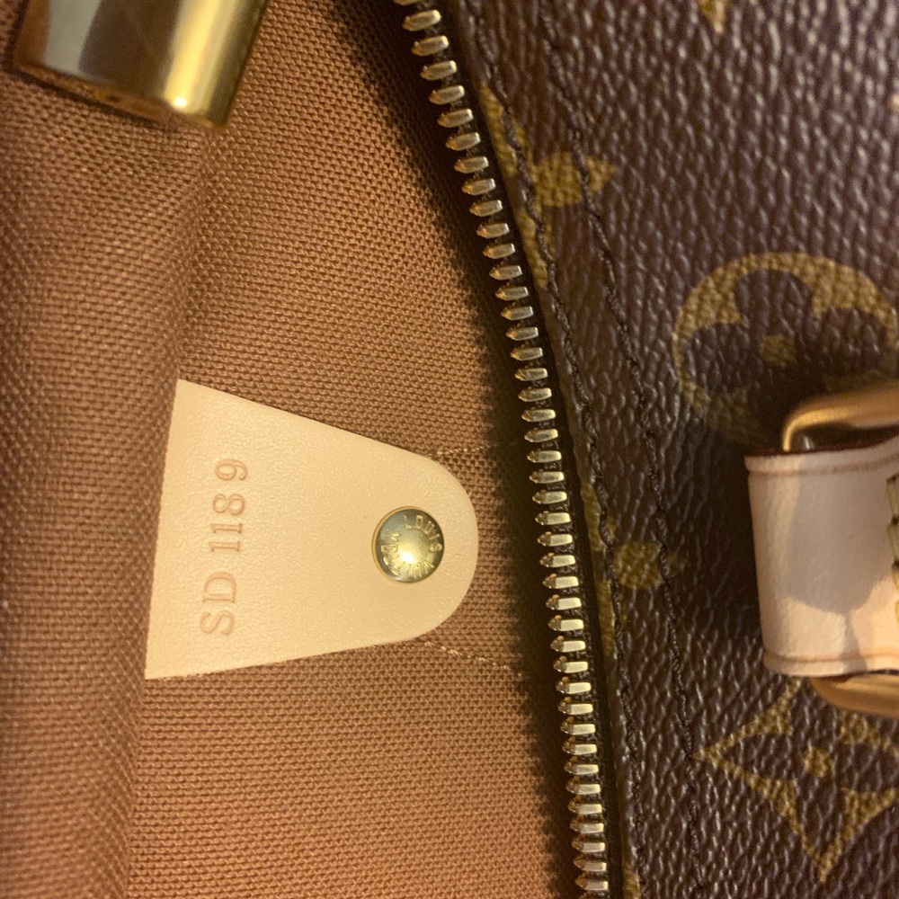 Authentic lv - Picture 7 of 8